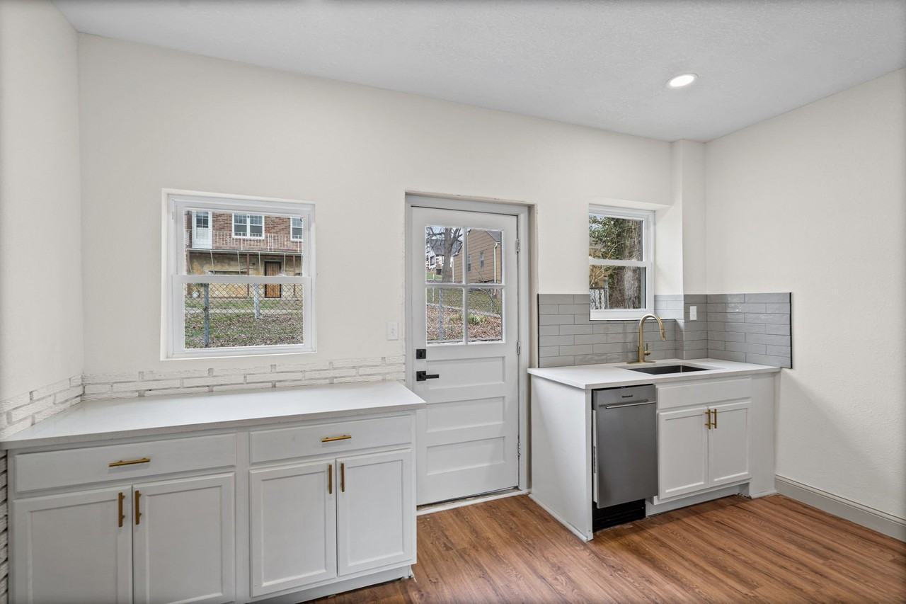 3644 Washington Ave - Photo 7 of 20