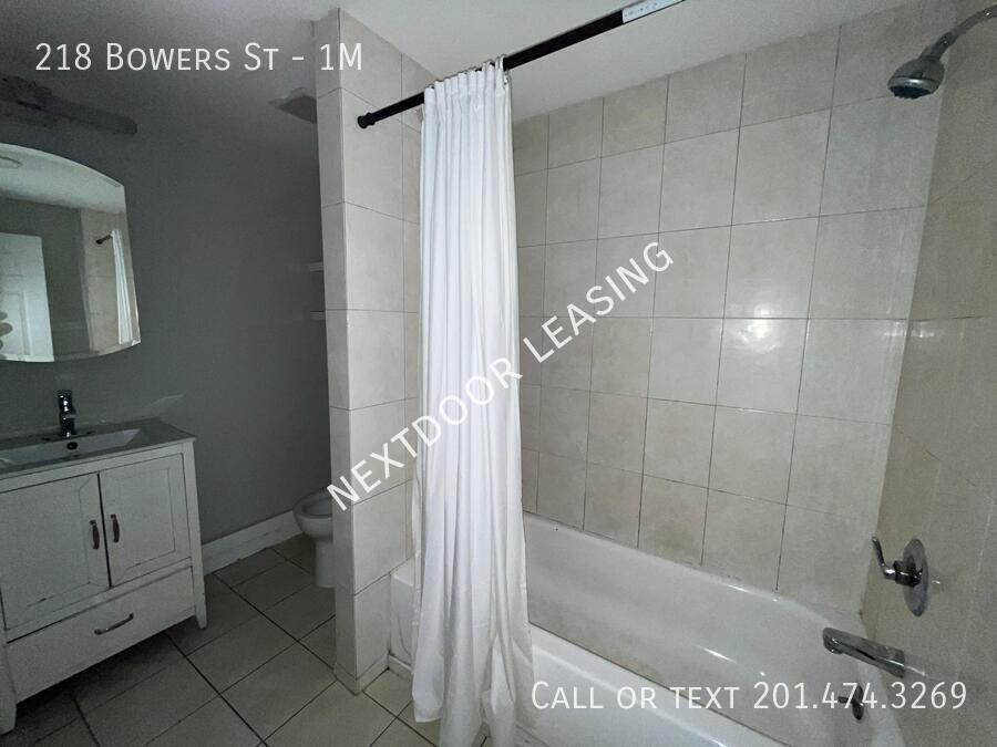 218 Bowers St #1M - Photo 5 of 10