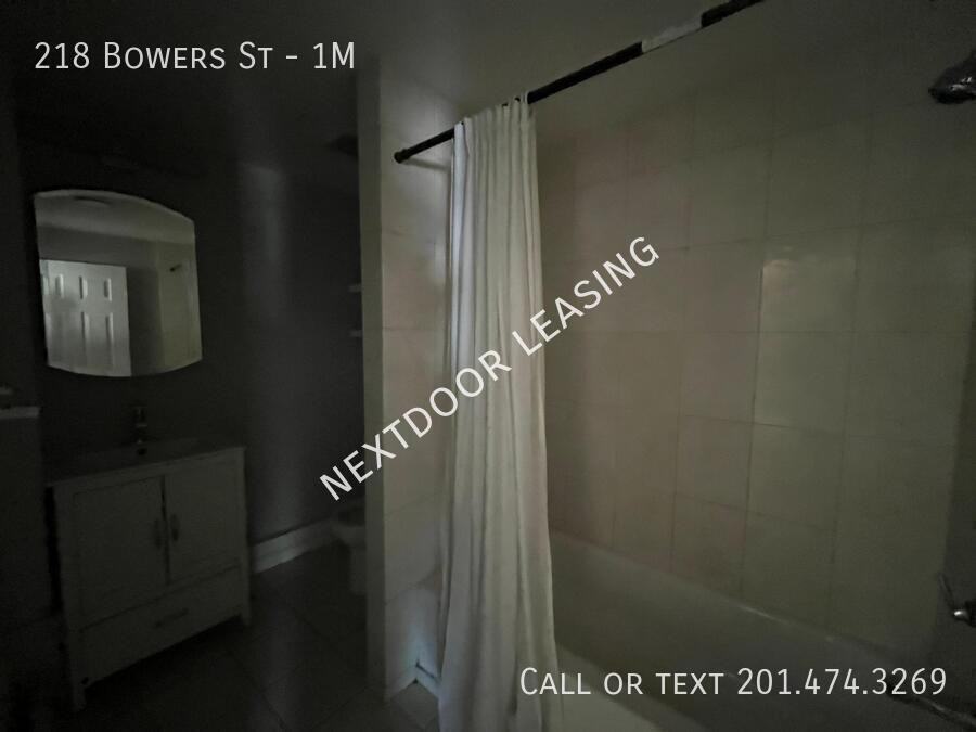 218 Bowers St #1M - Photo 6 of 10