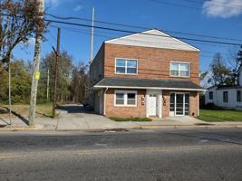 featured image of 15 E Main St #15B