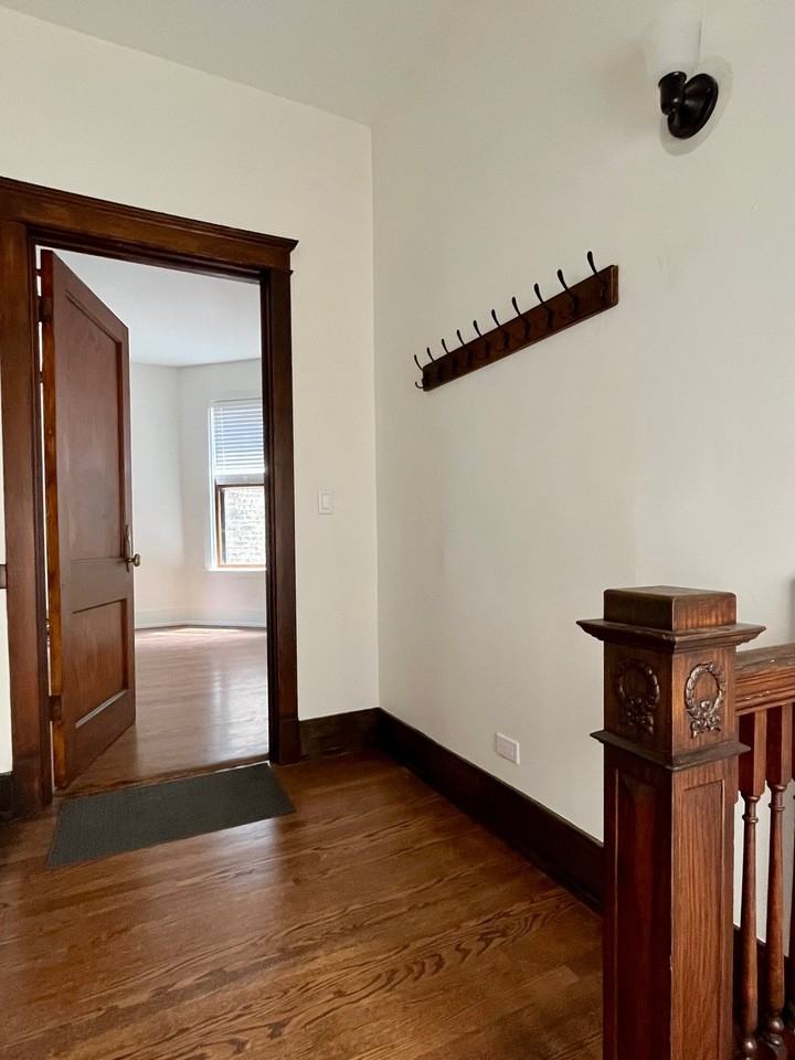 1454 W Winona St #2 - Photo 2 of 12