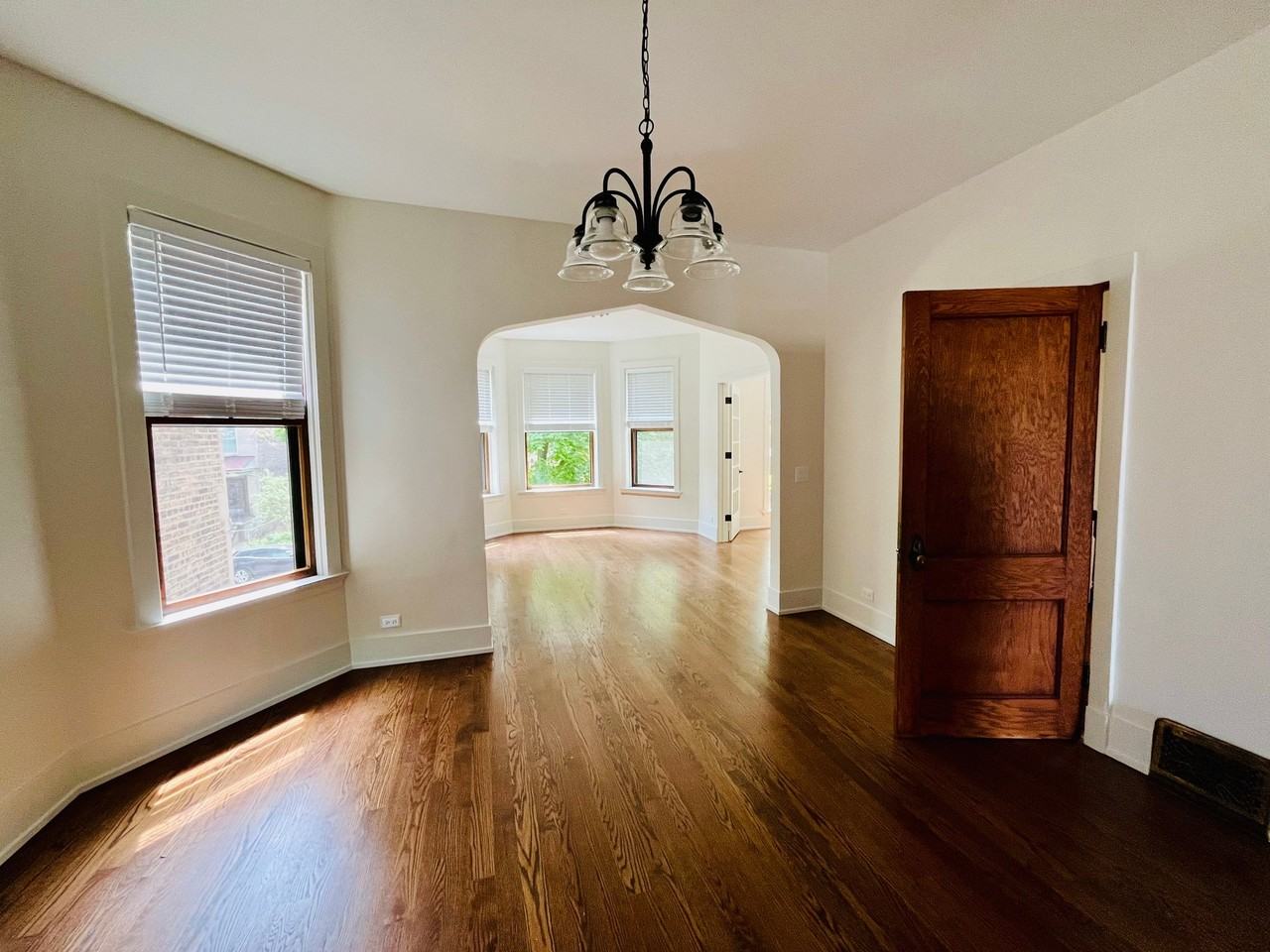 1454 W Winona St #2 - Photo 3 of 12