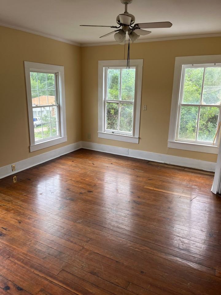 230 W 3rd St S - Photo 2 of 12