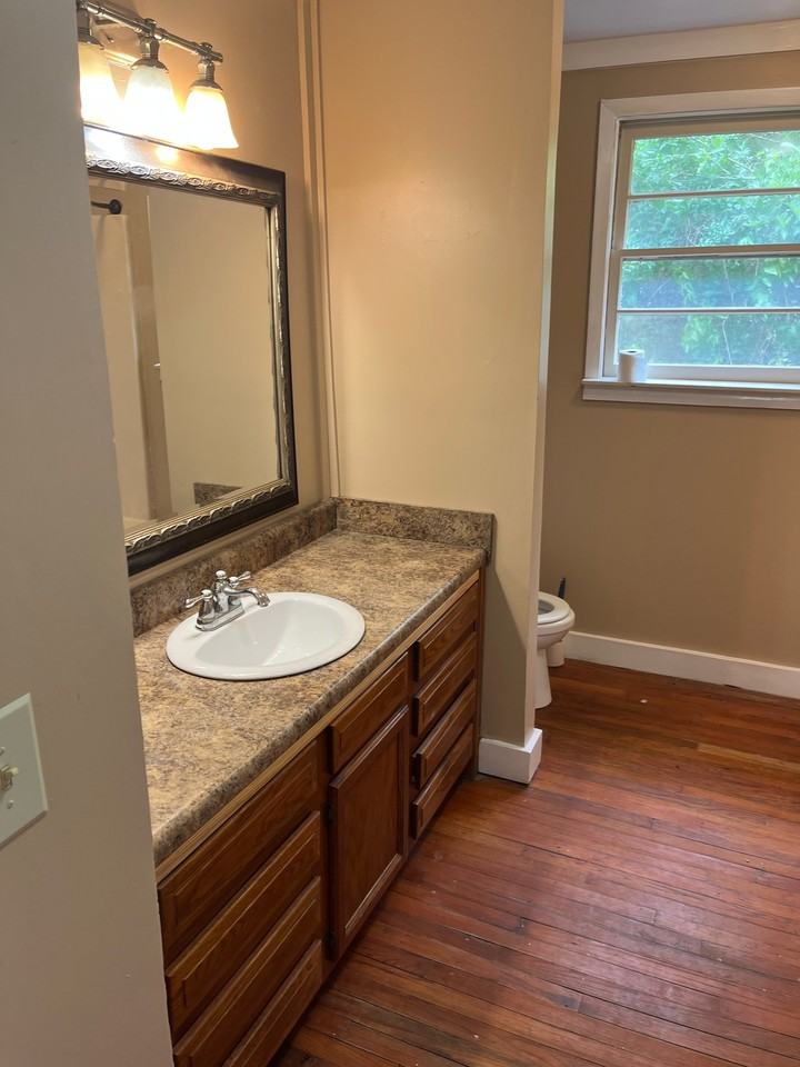 230 W 3rd St S - Photo 5 of 12
