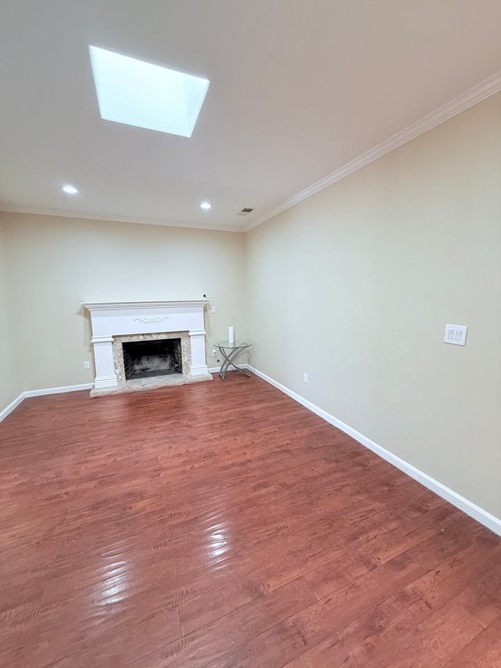 2816 Scottsdale Dr - Photo 2 of 15