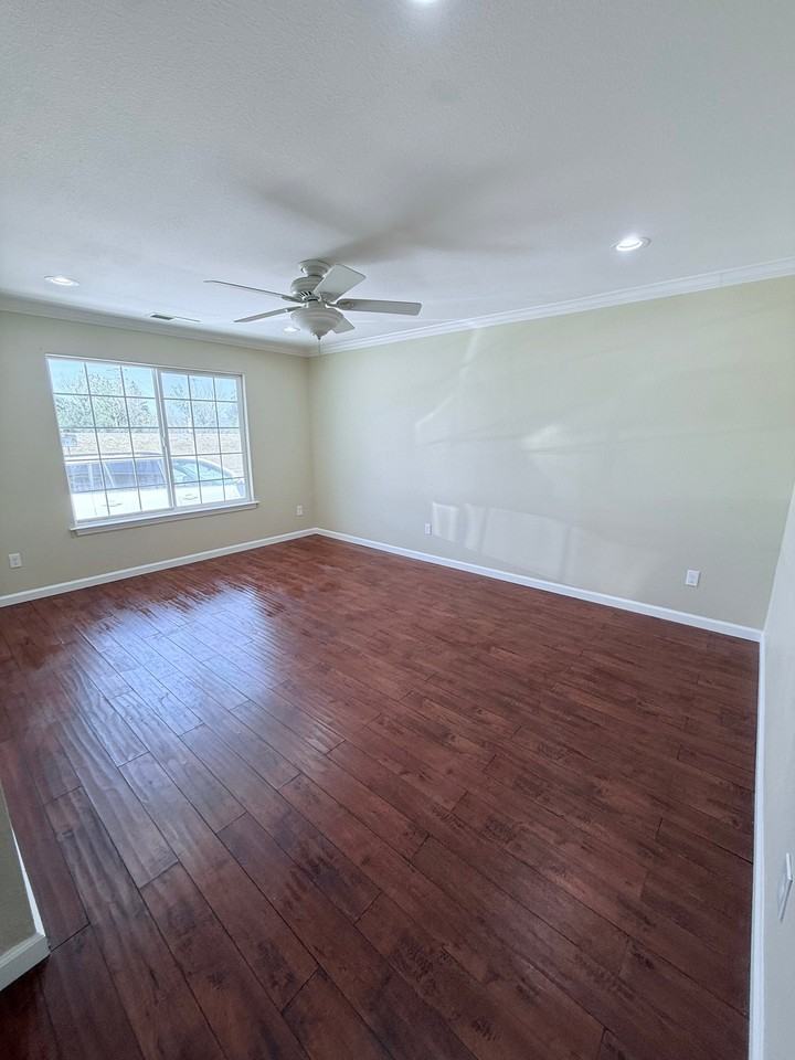 2816 Scottsdale Dr - Photo 3 of 15