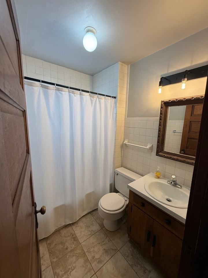 1908 24th St - Photo 7 of 15