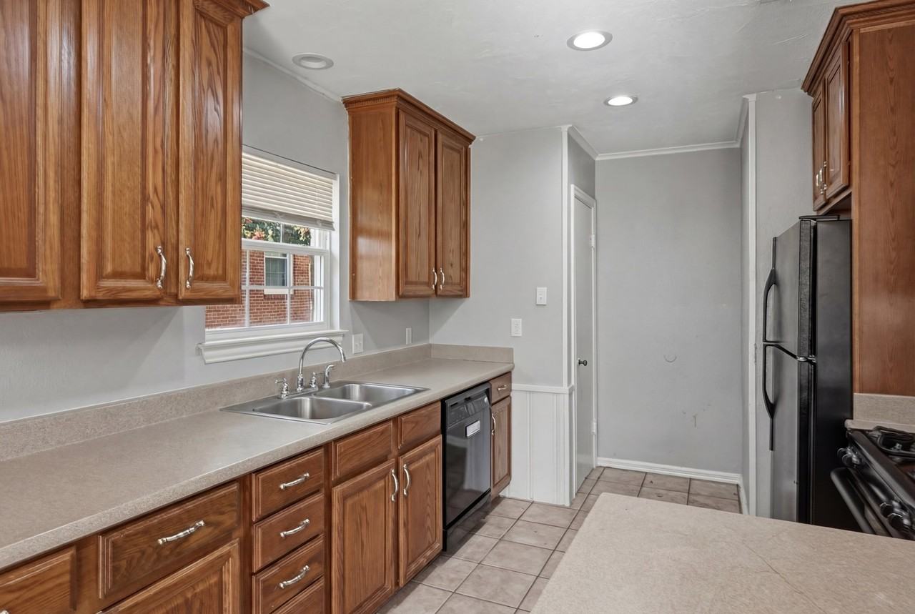 3601 Rogers Ave - Photo 7 of 20
