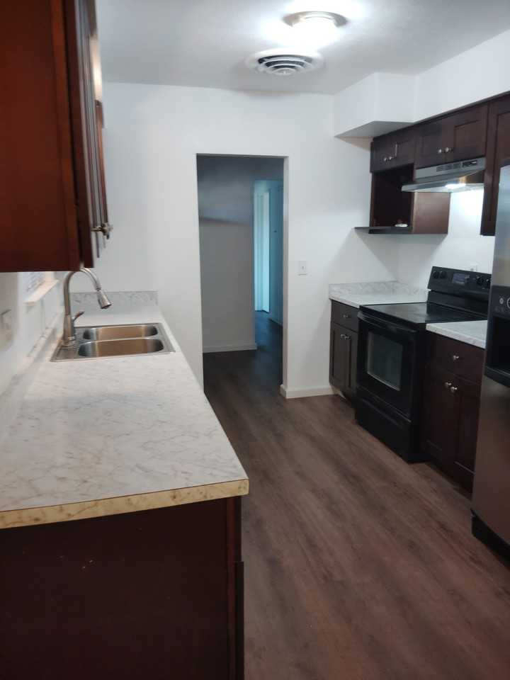 370 E Virginia St - Photo 3 of 17