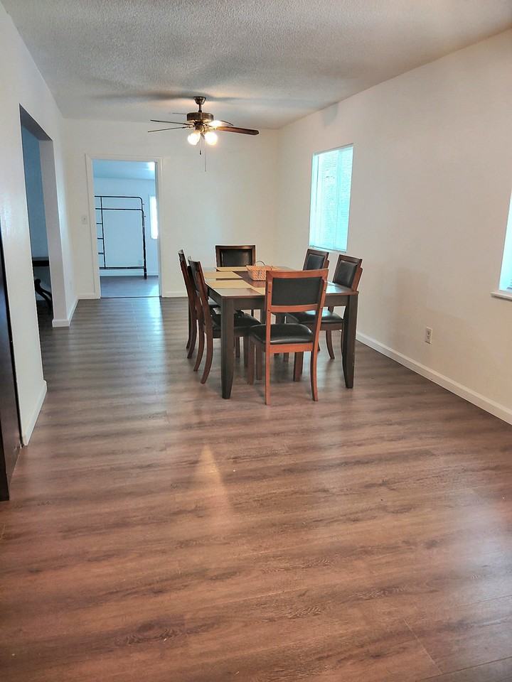 370 E Virginia St - Photo 5 of 17