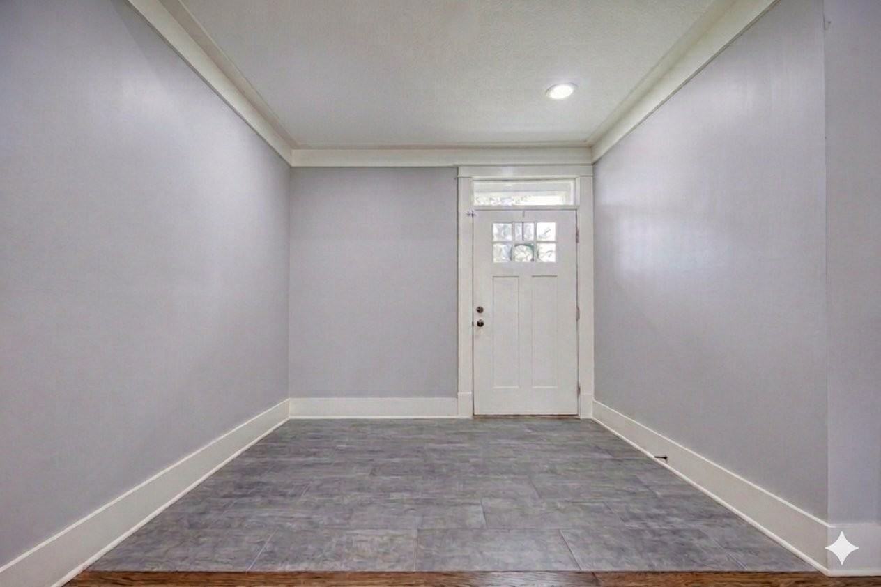 141 Northwestern Ave - Photo 6 of 20