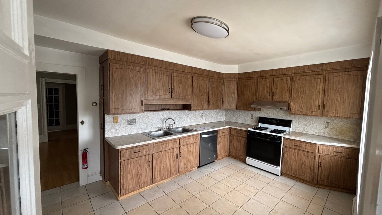 26 Mapleton St #1 - Photo 6 of 14
