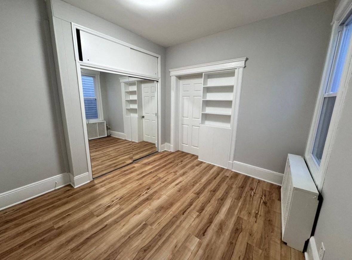 551 57th St Fl 2 - Photo 4 of 10