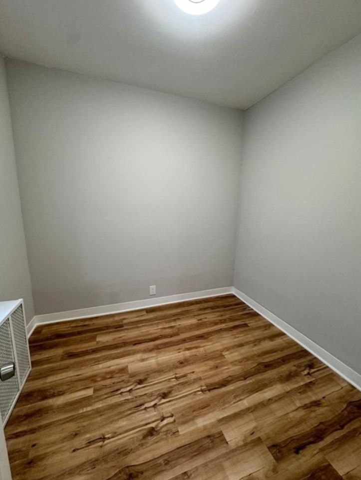 551 57th St Fl 2 - Photo 6 of 10
