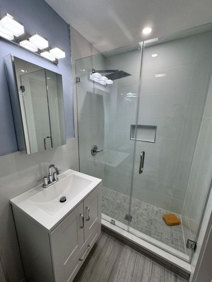 551 57th St Fl 2 - Photo 7 of 10