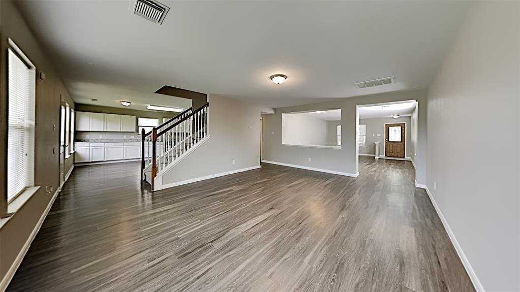 15406 Lynford Crest Dr - Photo 2 of 17