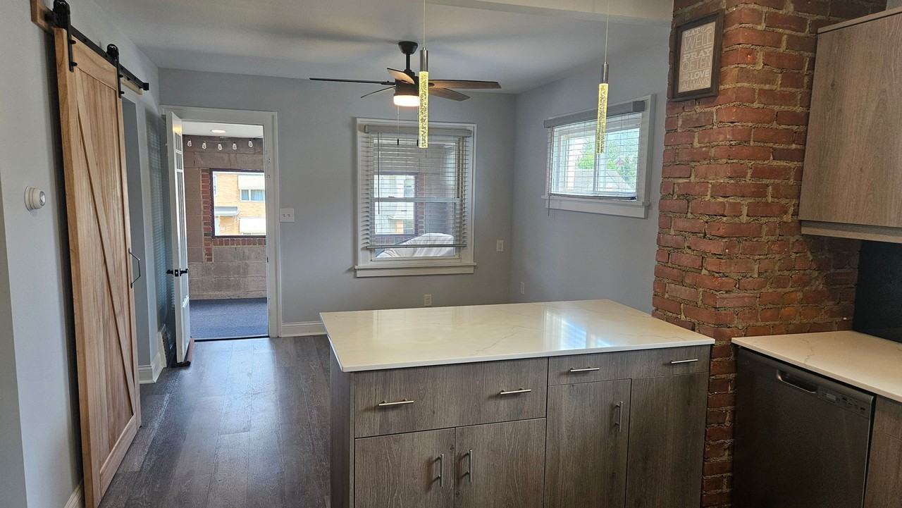 5220 W 52nd St #UP - Photo 4 of 15