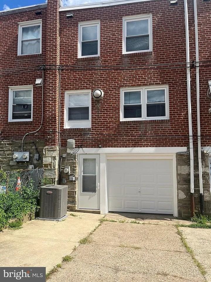 7050 Lynford St - Photo 2 of 20