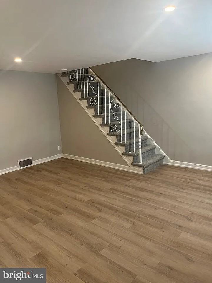 7050 Lynford St - Photo 5 of 20