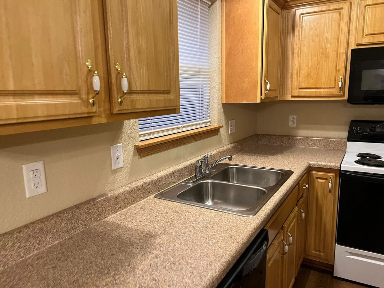 1973 S Powahatan Ct - Photo 5 of 19
