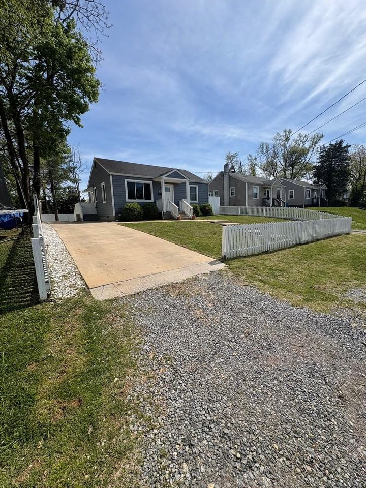 1331 Dudley St Nw - Photo 2 of 19