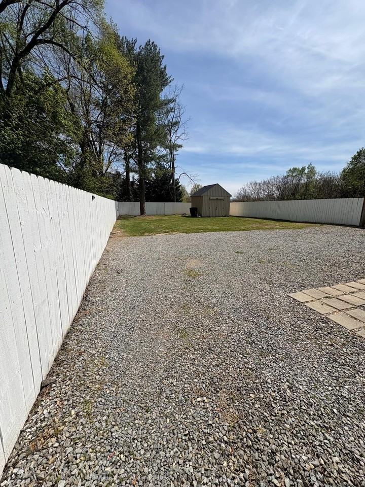 1331 Dudley St Nw - Photo 6 of 19