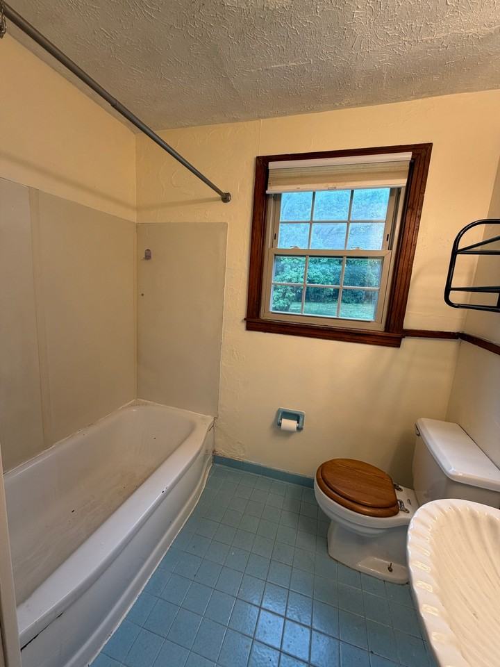 1719 Luton St - Photo 6 of 10