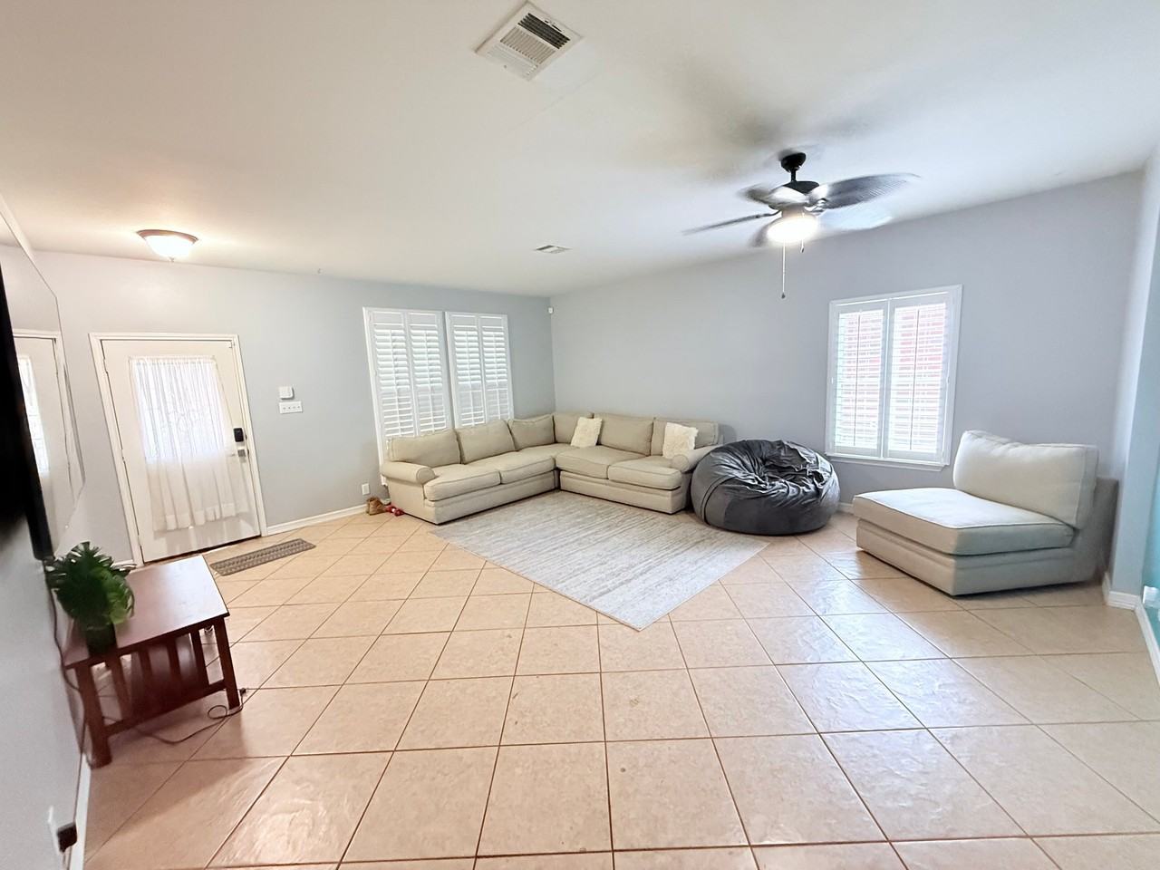 1712 Creek Knl - Photo 2 of 16