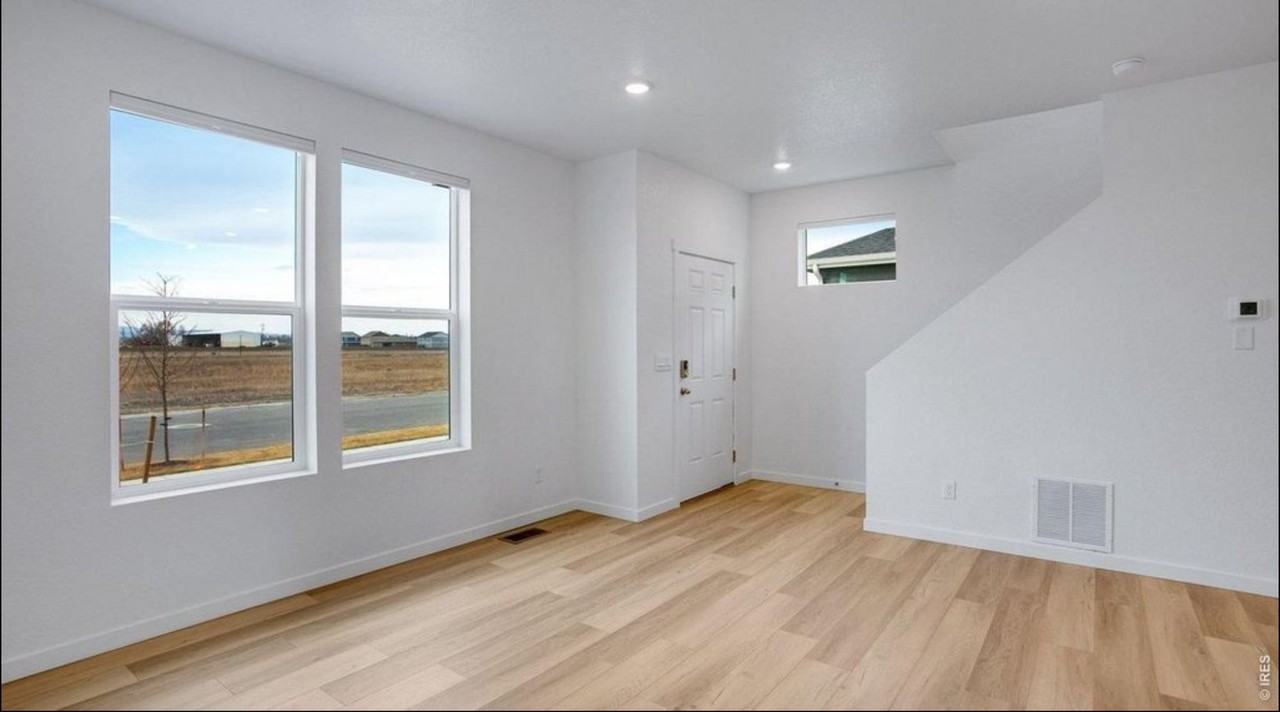 309 Fiord Way - Photo 3 of 13