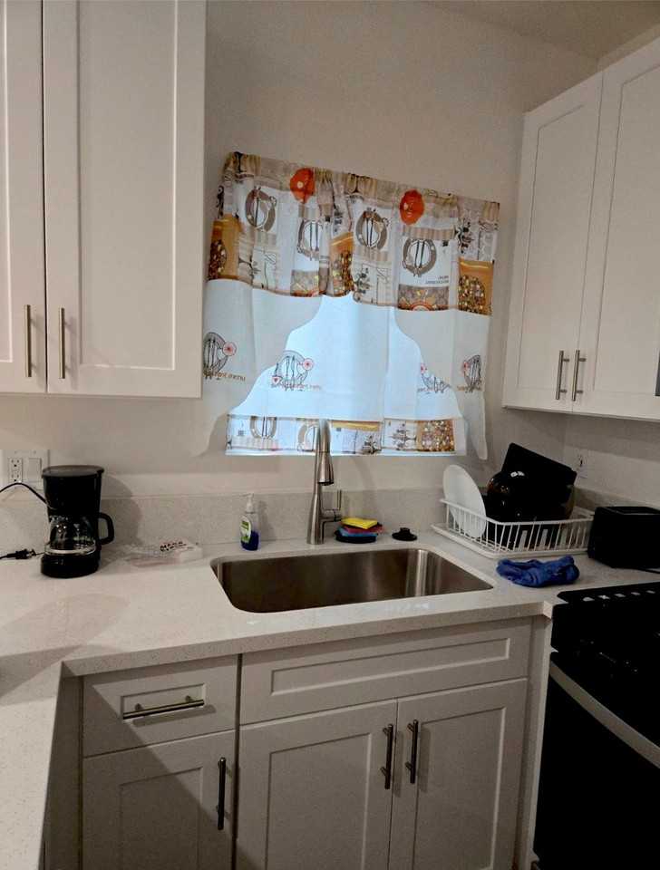 1345 E 56th St - Photo 5 of 10