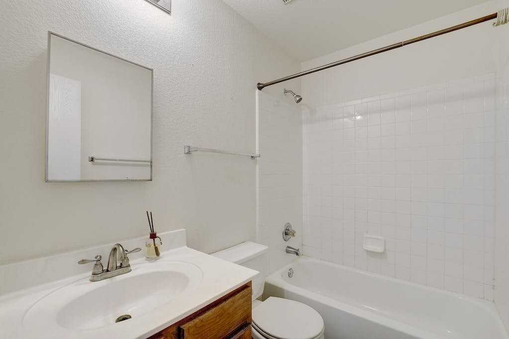 400 Masonwood Dr - Photo 3 of 7