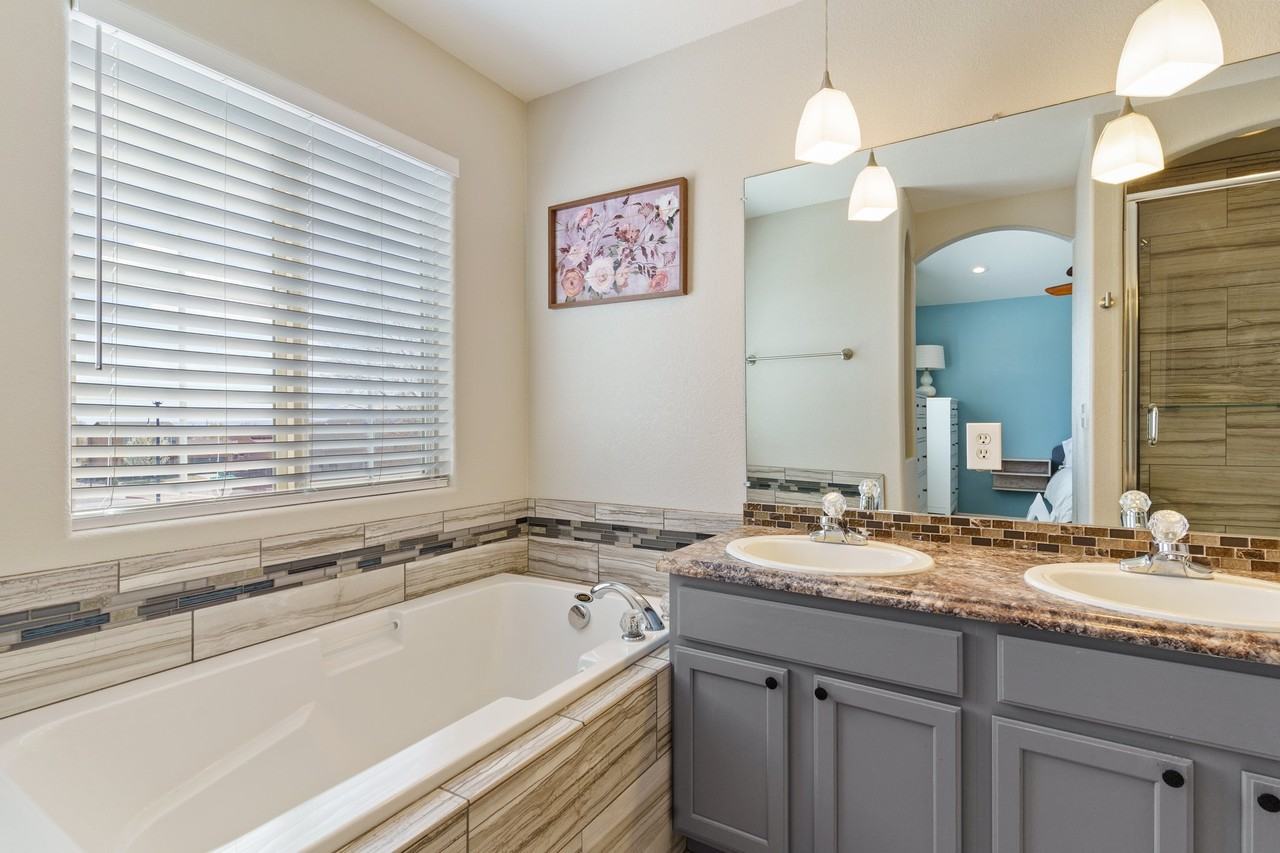 4752 Canyon Wren Ln - Photo 3 of 20