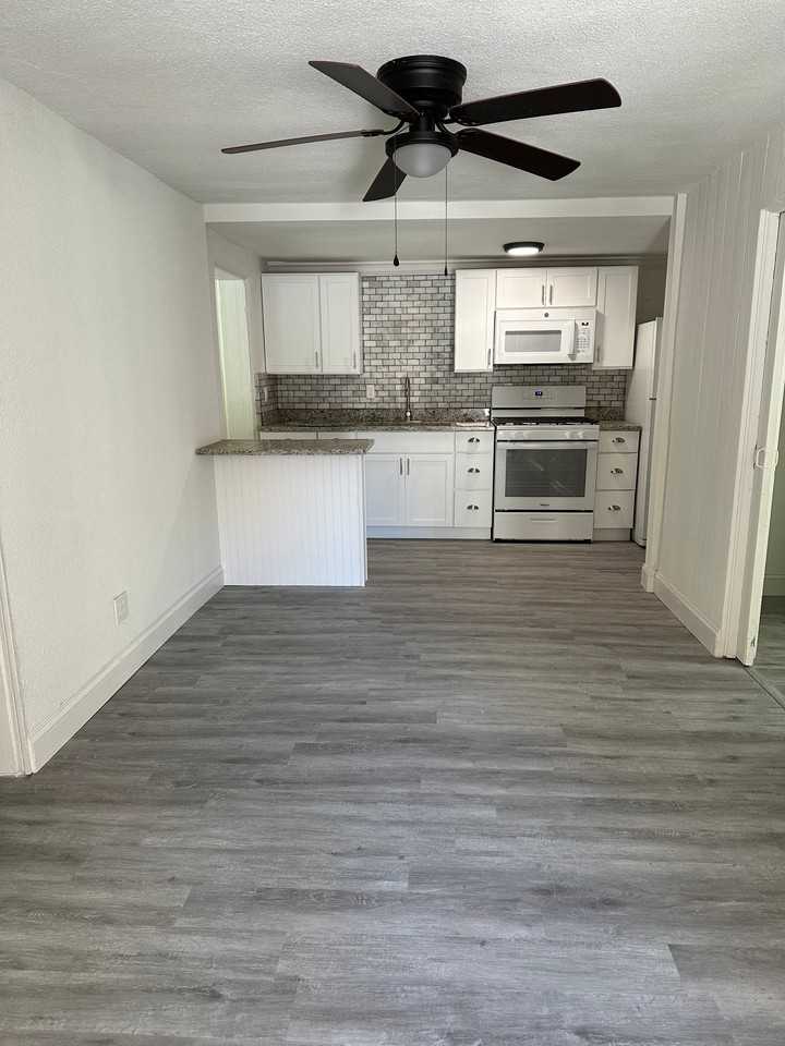 21 S Hollywood Ave #6 - Photo 3 of 10