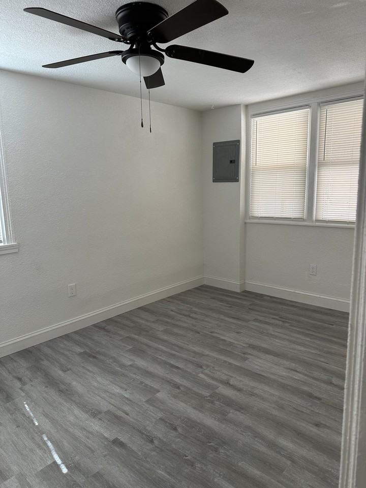 21 S Hollywood Ave #6 - Photo 4 of 10