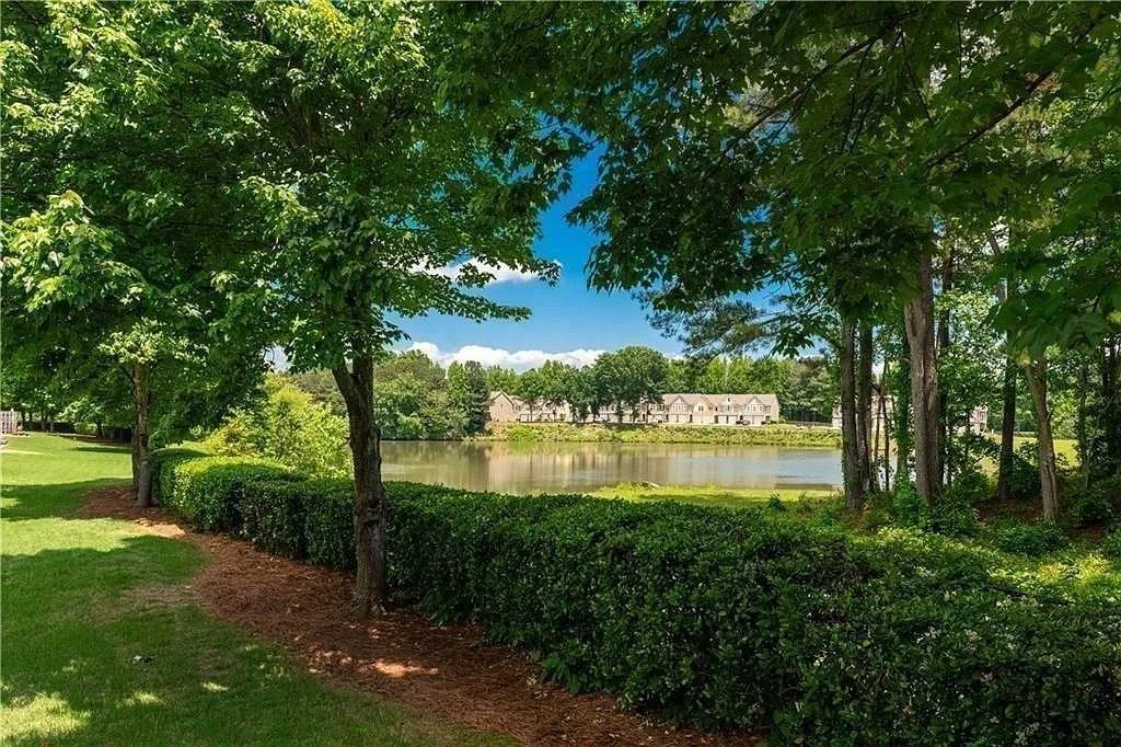 1964 Lakeshore Overlook Cir Nw - Photo 2 of 19