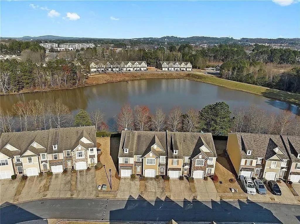 1964 Lakeshore Overlook Cir Nw - Photo 3 of 19