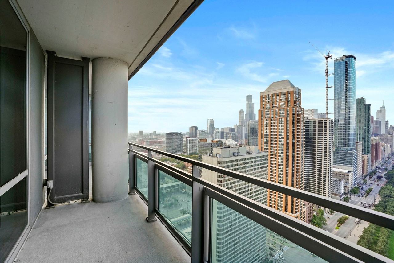 1285 S Michigan Ave - Photo 6 of 16