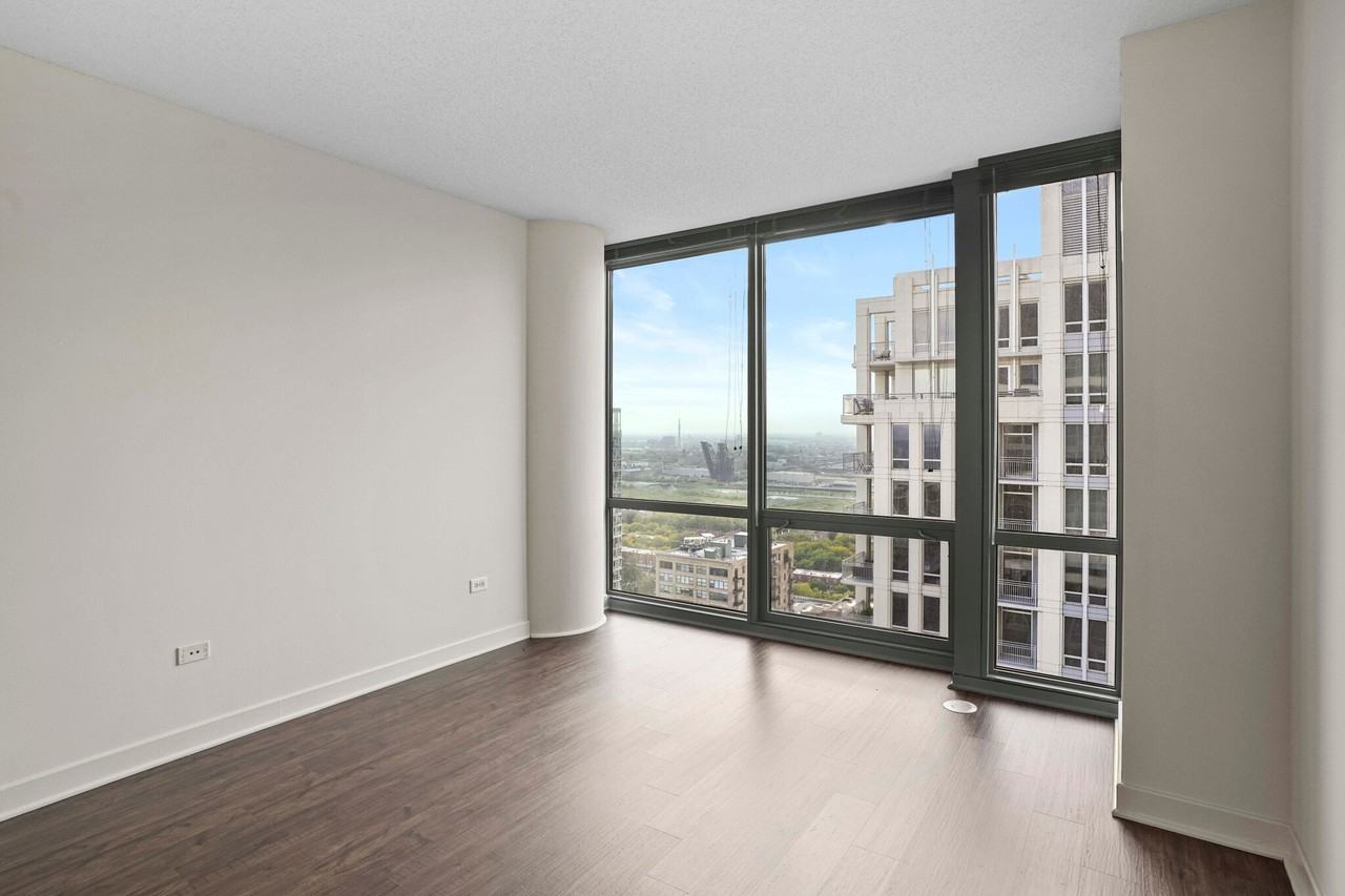 1285 S Michigan Ave - Photo 7 of 16