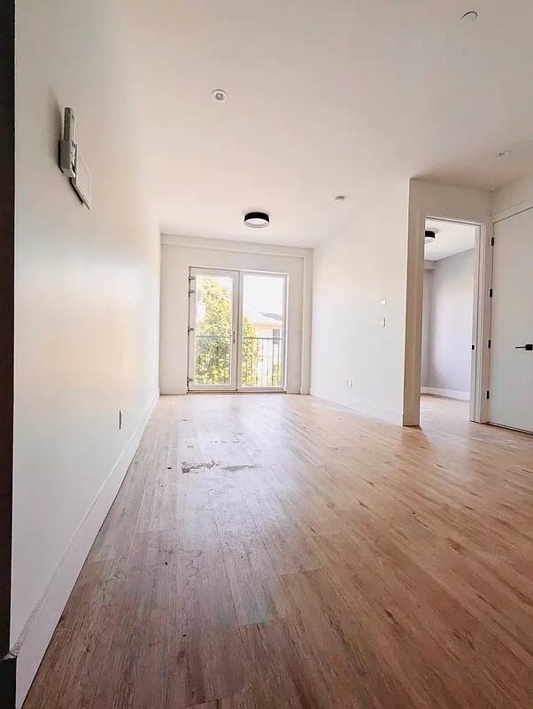 1611 Brooklyn Ave #2 - Photo 3 of 10