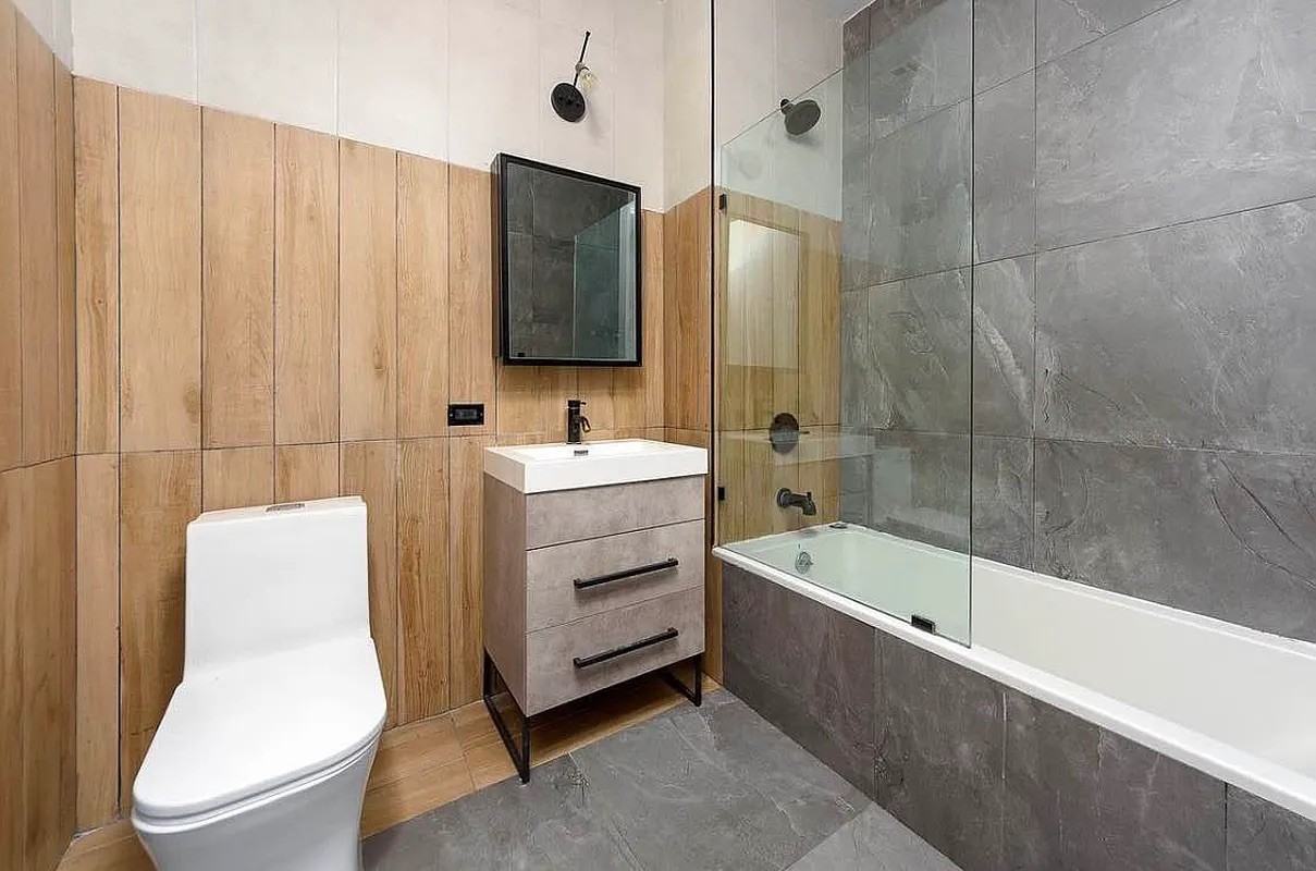 1611 Brooklyn Ave #2 - Photo 7 of 10
