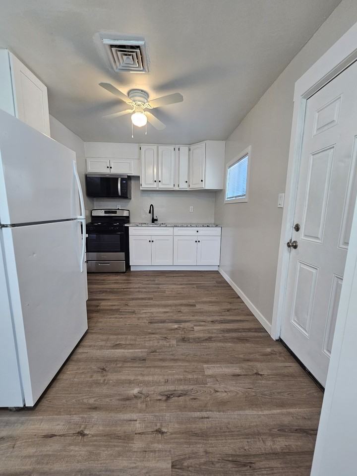 2908 Central Dr #NA - Photo 6 of 14