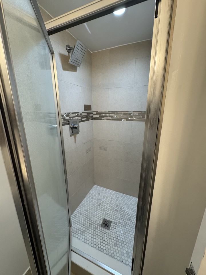 2471 Sw 82nd Ave - Photo 3 of 16
