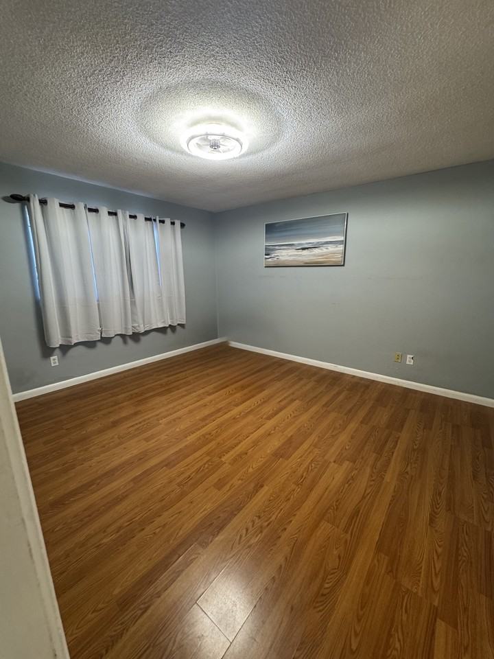 2471 Sw 82nd Ave - Photo 4 of 16