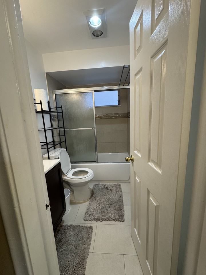 2471 Sw 82nd Ave - Photo 7 of 16