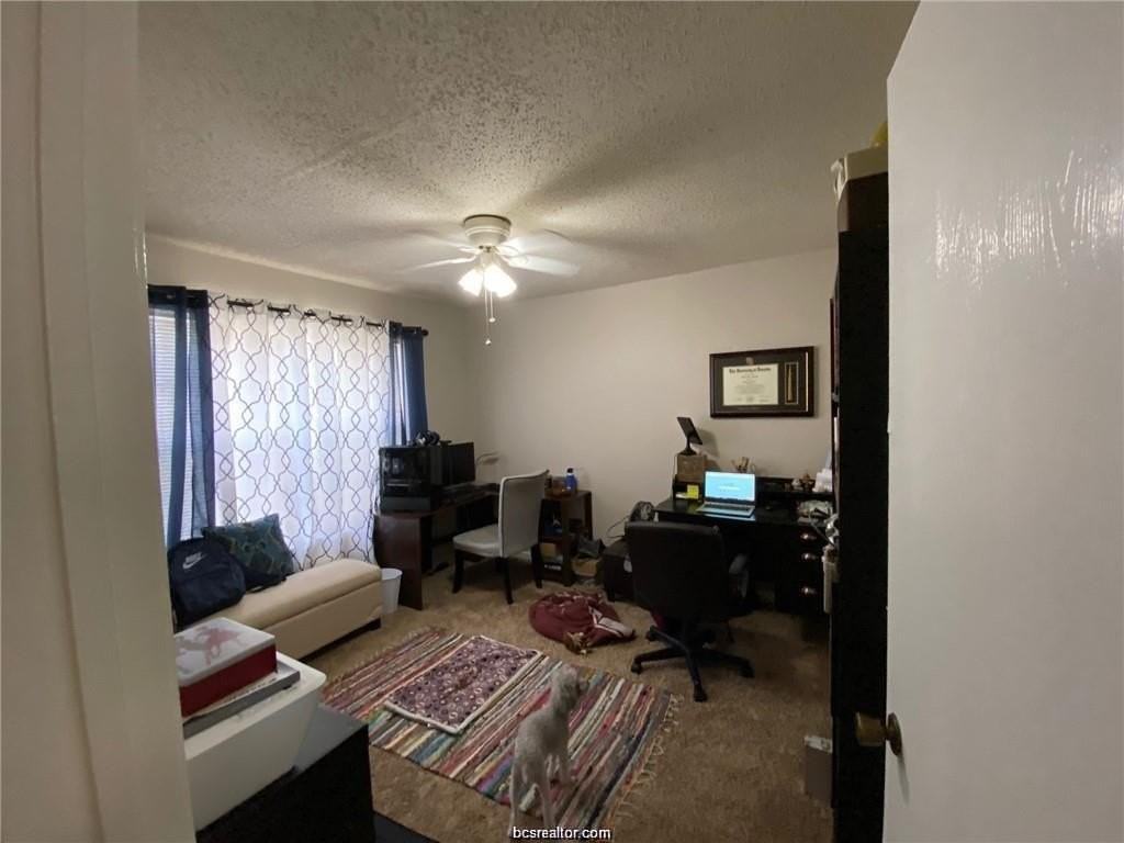 411 Manuel Dr #D - Photo 3 of 6