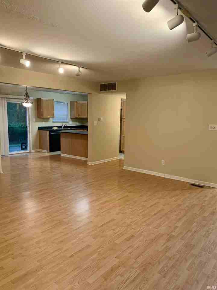 3882 S Claybridge Dr - Photo 5 of 15