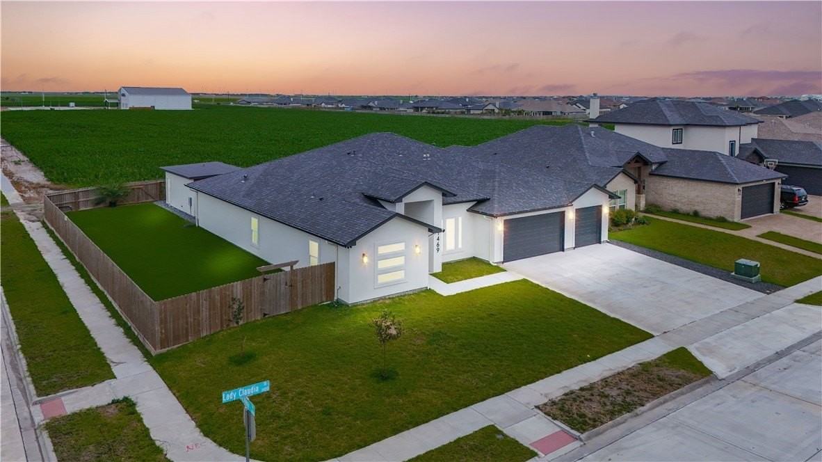 1469 Lady Claudia St - Photo 4 of 40