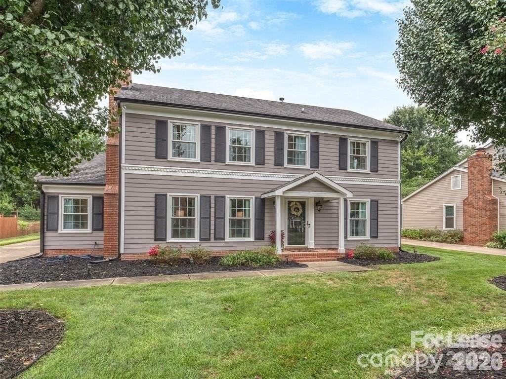8715 Parkchester Dr - Photo 2 of 27