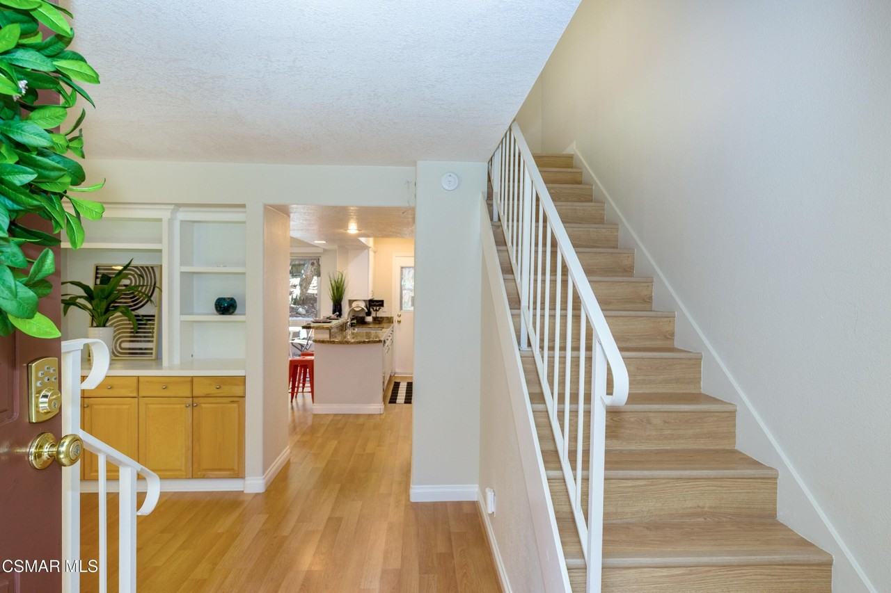 27448 Country Glen Rd - Photo 3 of 24