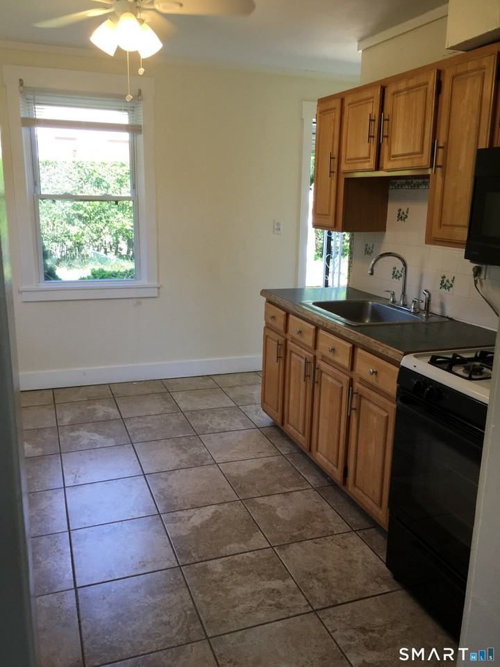 8 High Ridge Dr - Photo 3 of 7